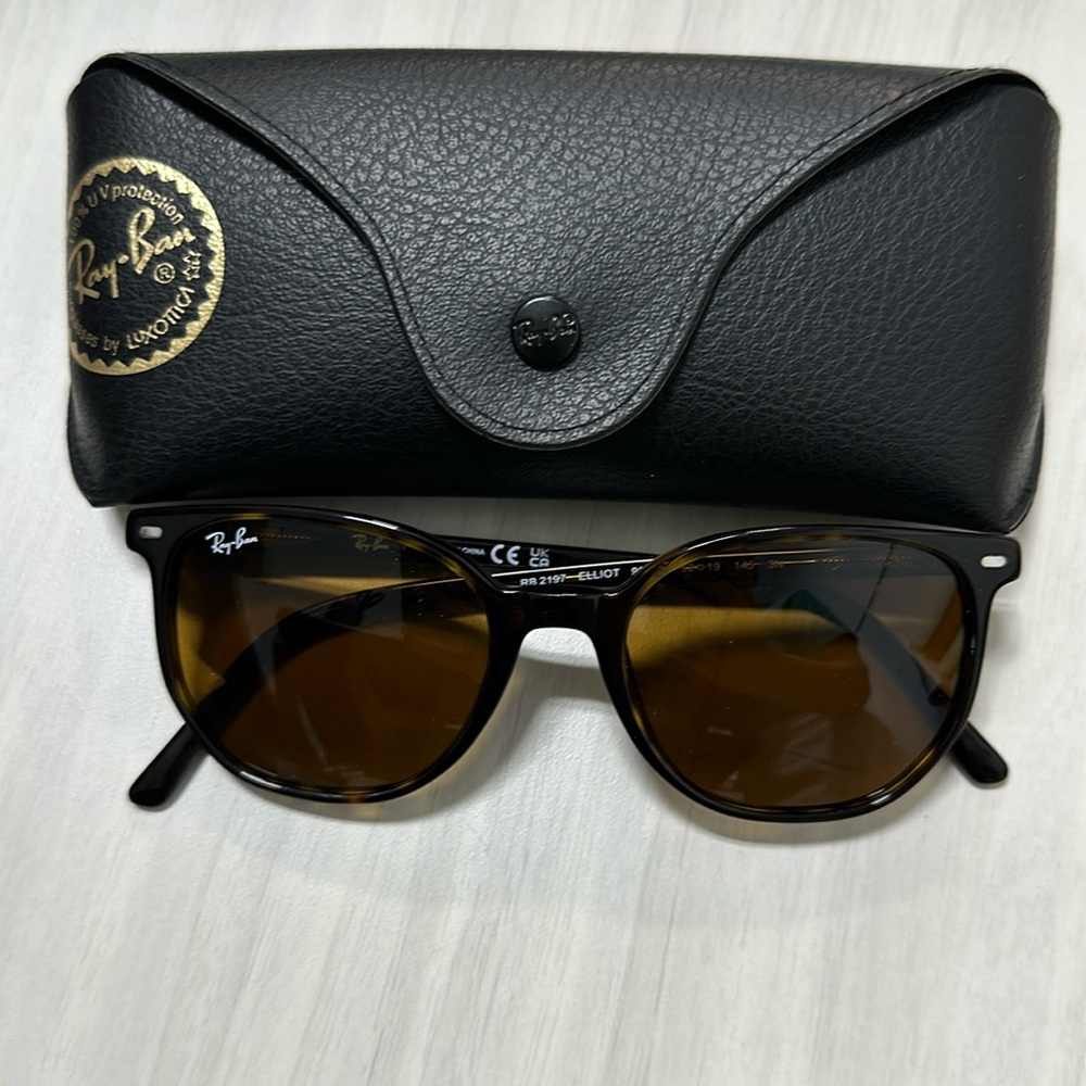 Ray ban rb2197 Elliot